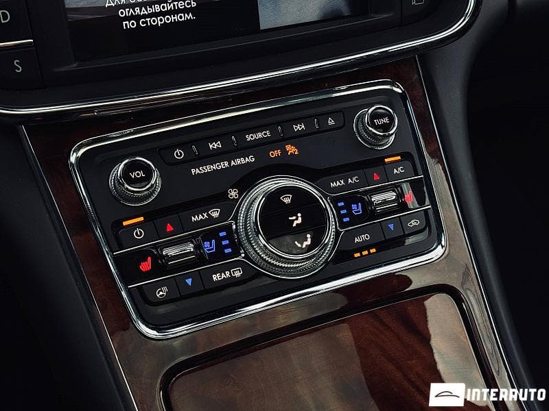 Lincoln Continental 2018 — Миниатюра 11
