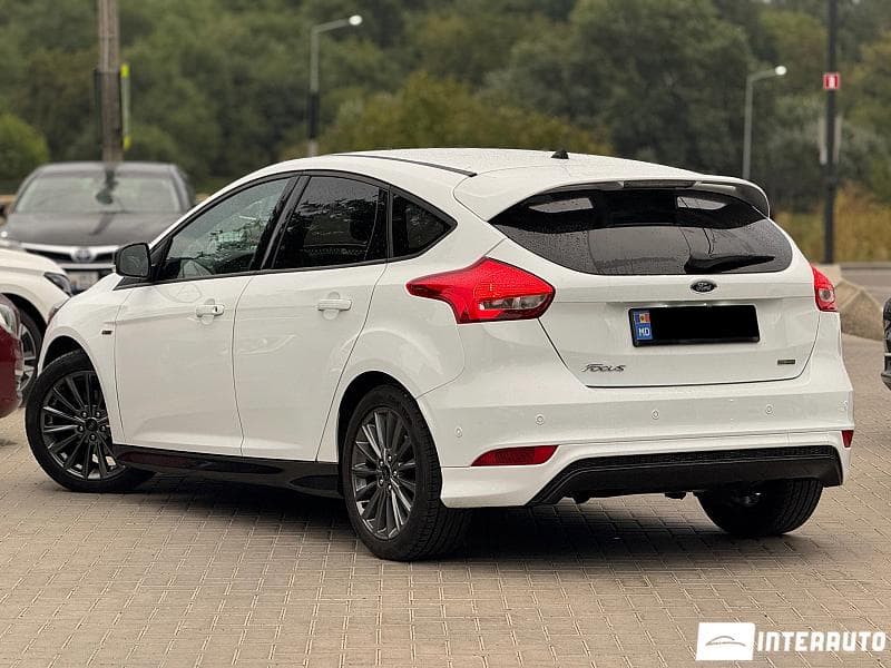 2016 Ford Focus — Miniatură 4