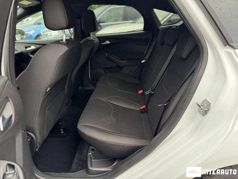 2016 Ford Focus — Miniatură 13
