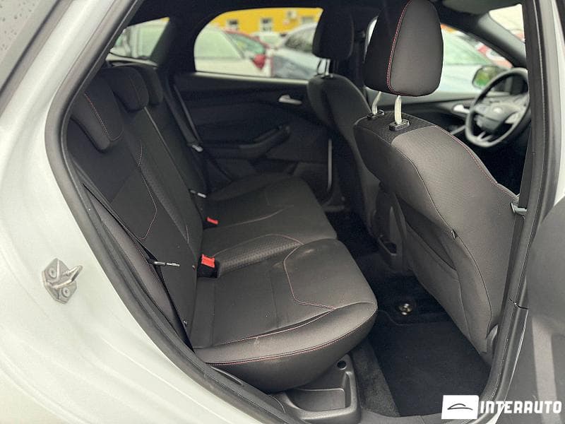 2016 Ford Focus — Miniatură 14