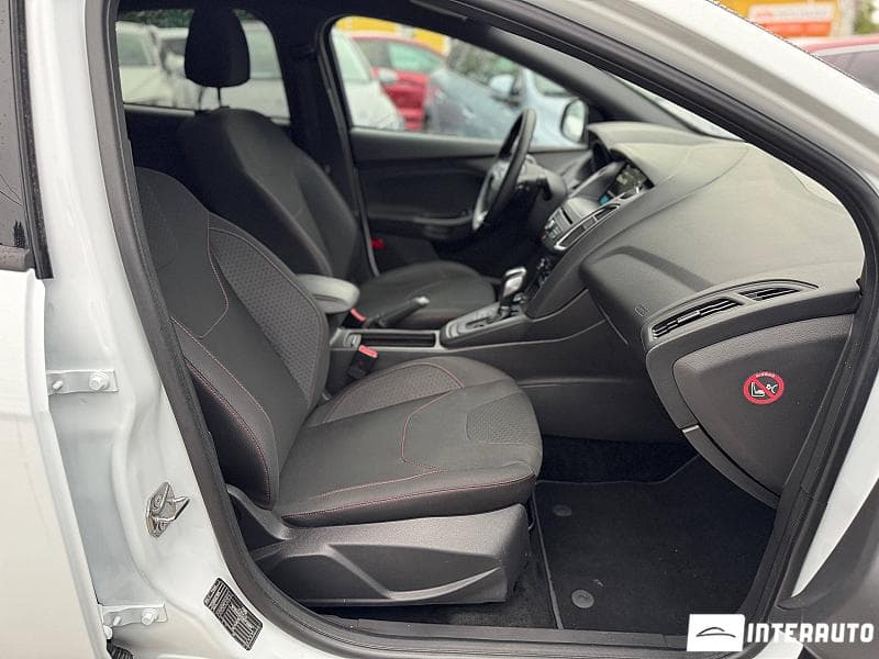 2016 Ford Focus — Miniatură 15