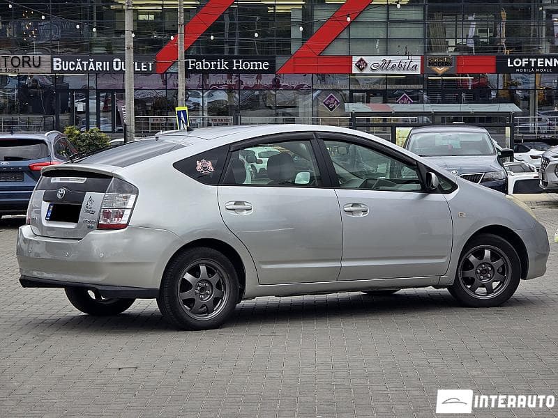 Toyota Prius 2004 — Миниатюра 3