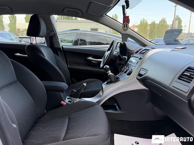 Toyota Auris 2011 — Миниатюра 13