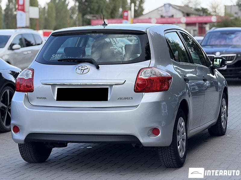 Toyota Auris 2011 — Миниатюра 2