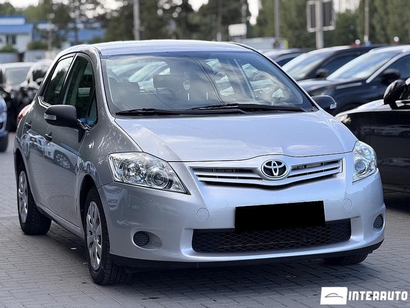 Toyota Auris 2011 — Миниатюра 3