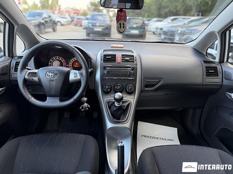 Toyota Auris 2011 — Миниатюра 10