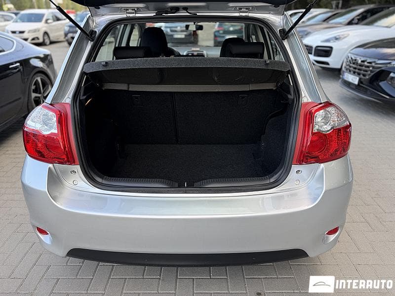 Toyota Auris 2011 — Миниатюра 16