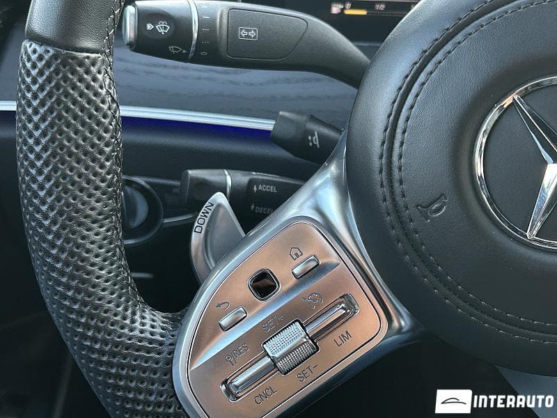 Mercedes E 300 2018 — Миниатюра 10