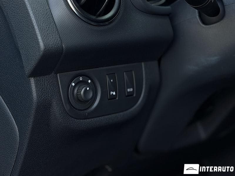Dacia Sandero Stepway 2018 — Миниатюра 8