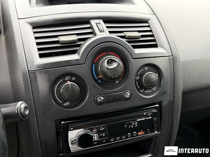 Renault Megane 2004 — Миниатюра 8