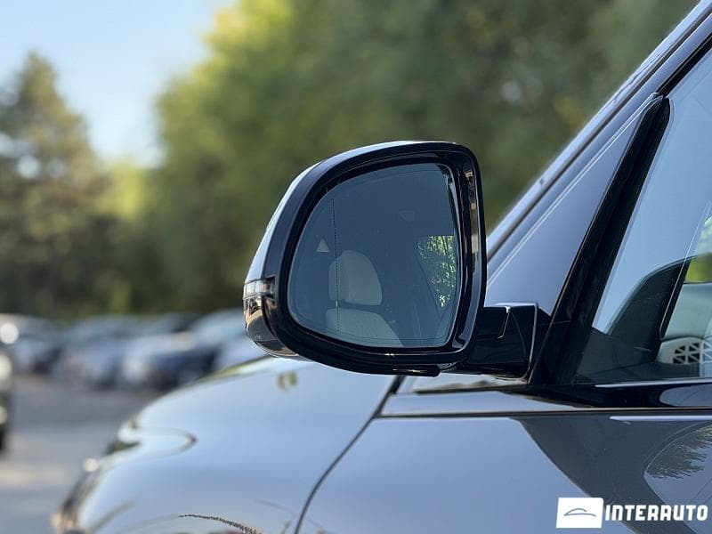BMW X7 4.0i 2023 — Миниатюра 7