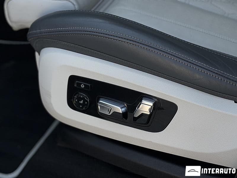 BMW X7 4.0i 2023 — Миниатюра 10