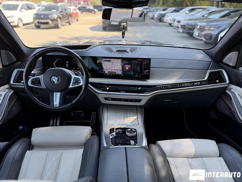 BMW X7 4.0i 2023 — Миниатюра 18