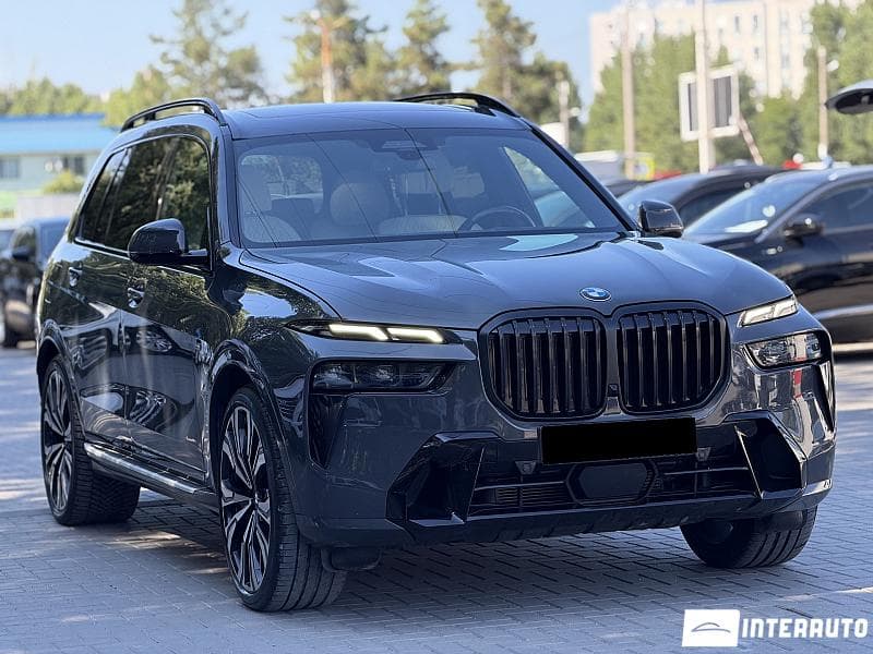 BMW X7 4.0i 2023 — Миниатюра 3