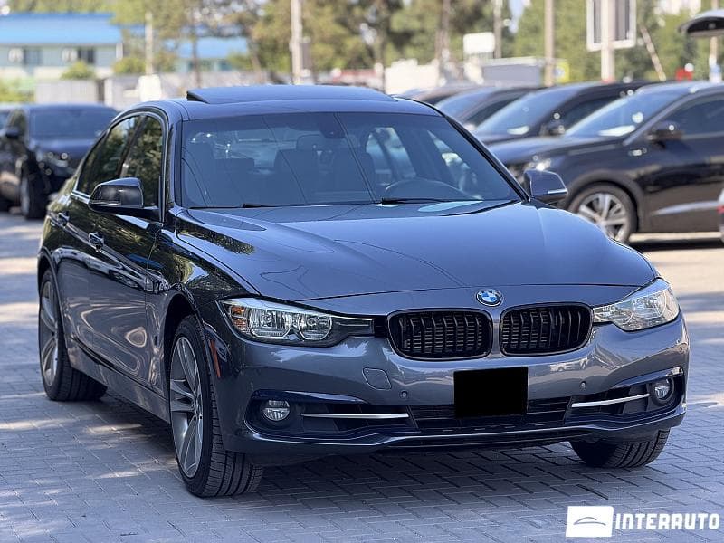 2017 BMW 330E — Miniatură 3