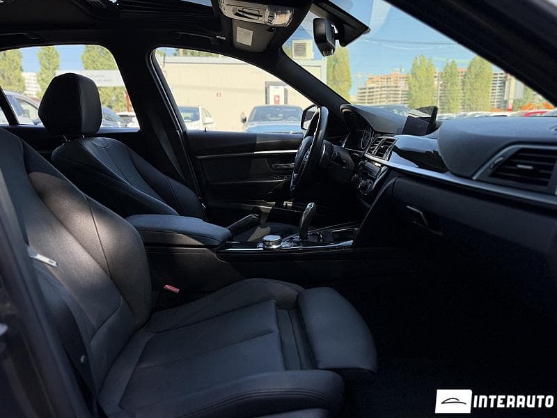 2017 BMW 330E — Miniatură 18