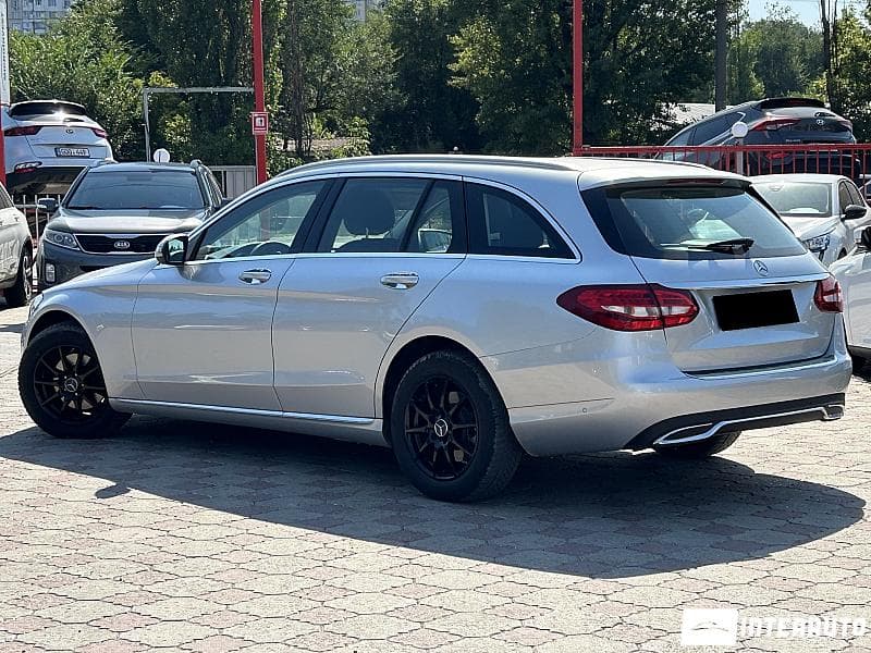 Mercedes C 200 2017 — Миниатюра 3