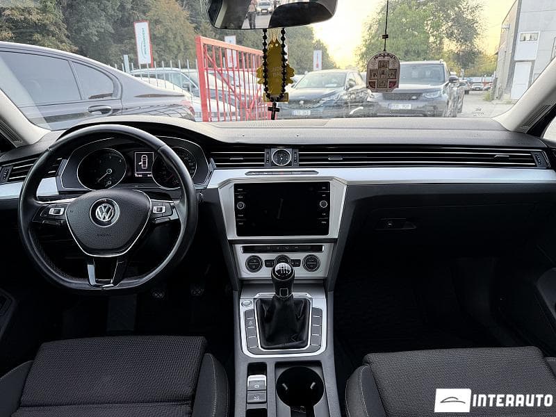 Volkswagen Passat 2018 — Миниатюра 8