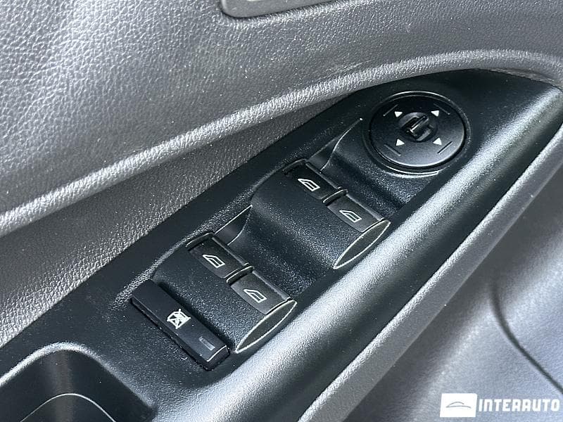 Ford Tourneo Connect 2018 — Миниатюра 15