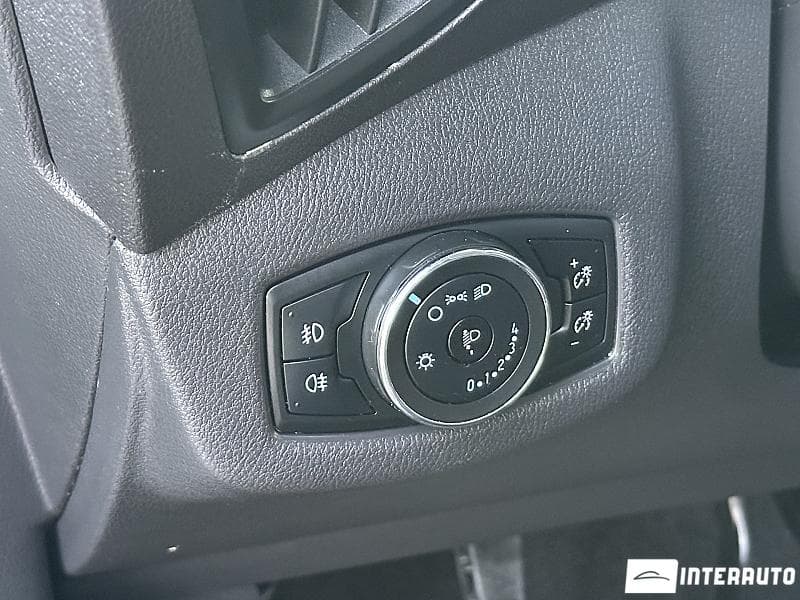 Ford Tourneo Connect 2018 — Миниатюра 16