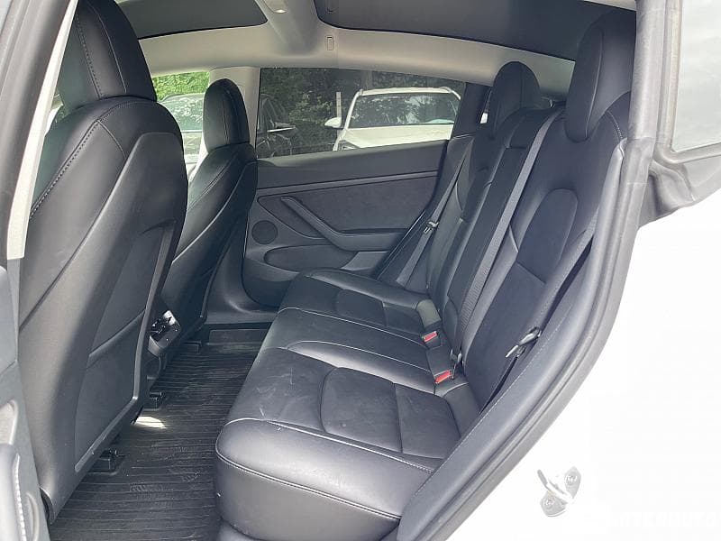 Tesla Model 3 2022 — Миниатюра 17