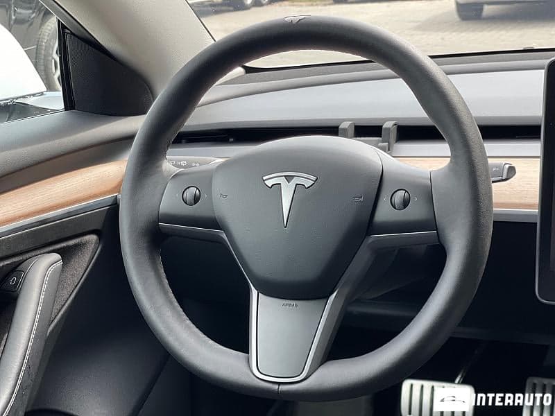 Tesla Model 3 2022 — Миниатюра 8