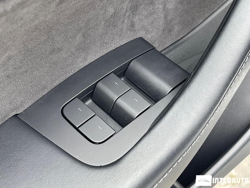 Tesla Model 3 2022 — Миниатюра 6