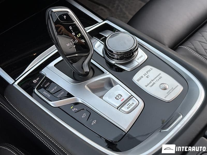 BMW 750 2019 — Миниатюра 12