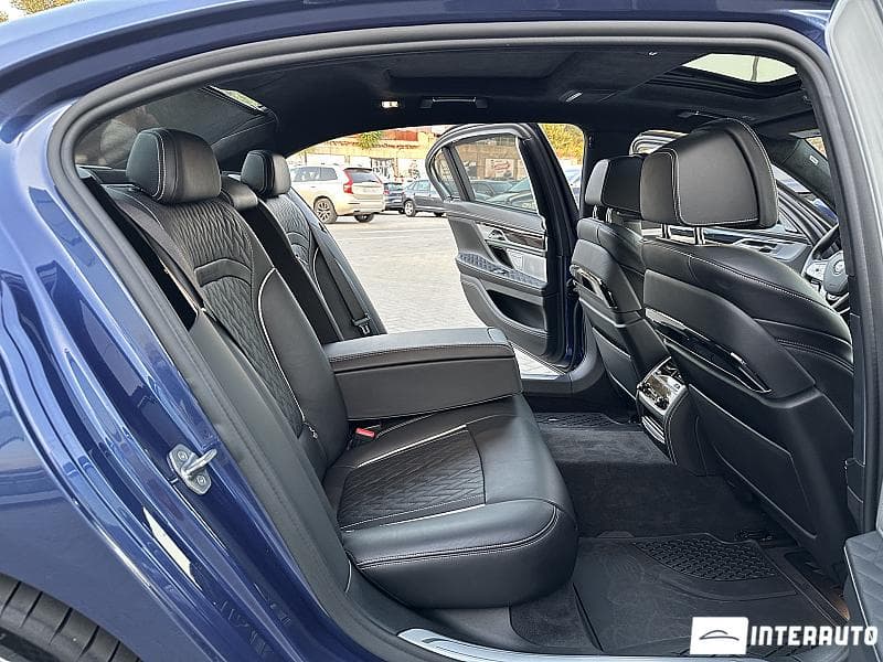 BMW 750 2019 — Миниатюра 17