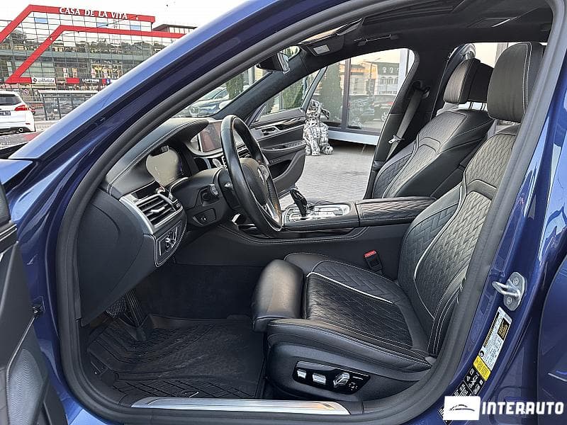 BMW 750 2019 — Миниатюра 5