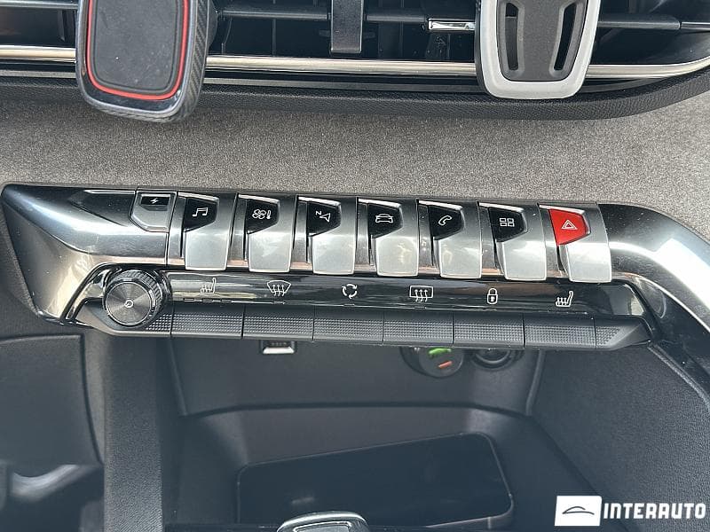 Peugeot 3008 2021 — Миниатюра 10