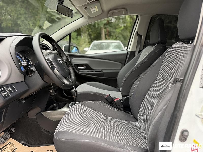 Toyota Yaris 2017 — Миниатюра 5
