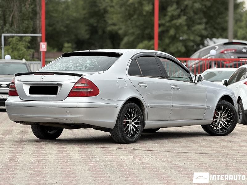 Mercedes E 220 2003 — Миниатюра 2
