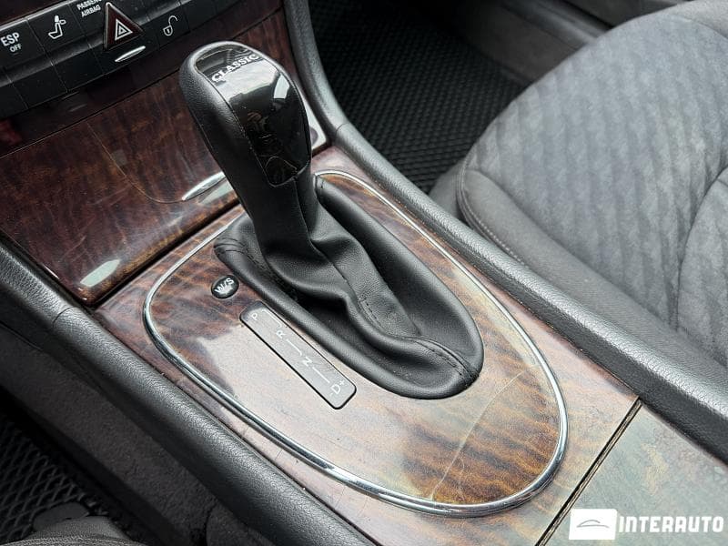 Mercedes E 220 2003 — Миниатюра 14