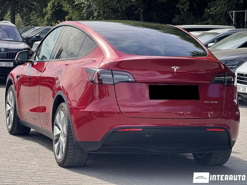 Tesla Model Y 2021 — Миниатюра 4