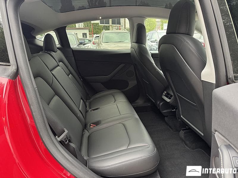 Tesla Model Y 2021 — Миниатюра 14