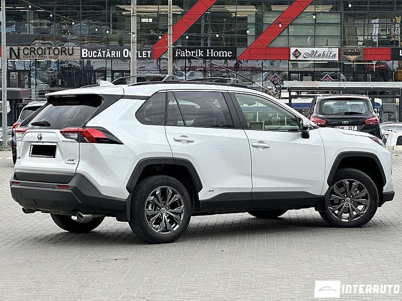 Toyota Rav-4 2024 — Миниатюра 3