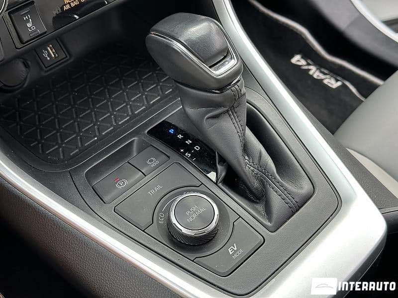 Toyota Rav-4 2024 — Миниатюра 10
