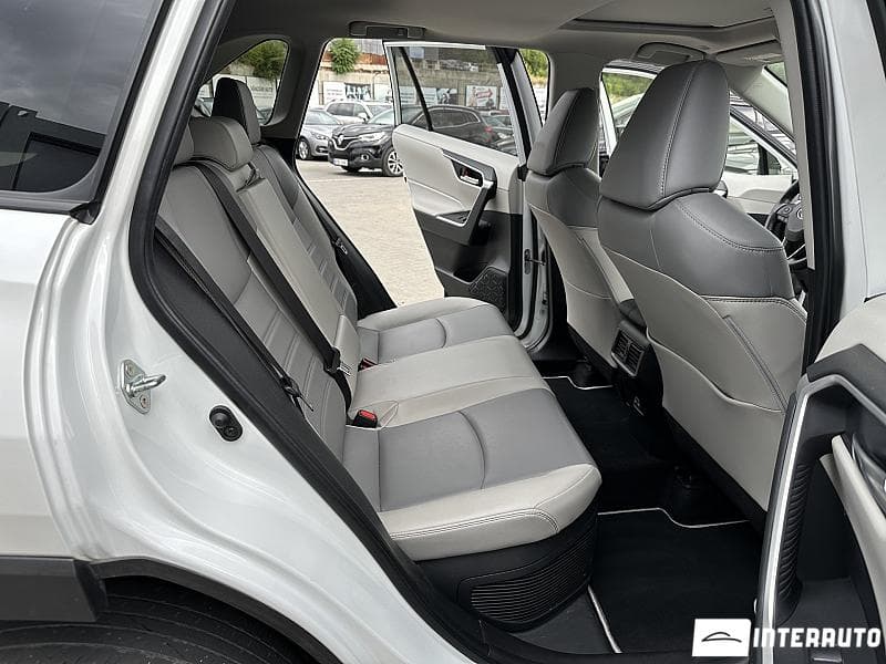 Toyota Rav-4 2024 — Миниатюра 12
