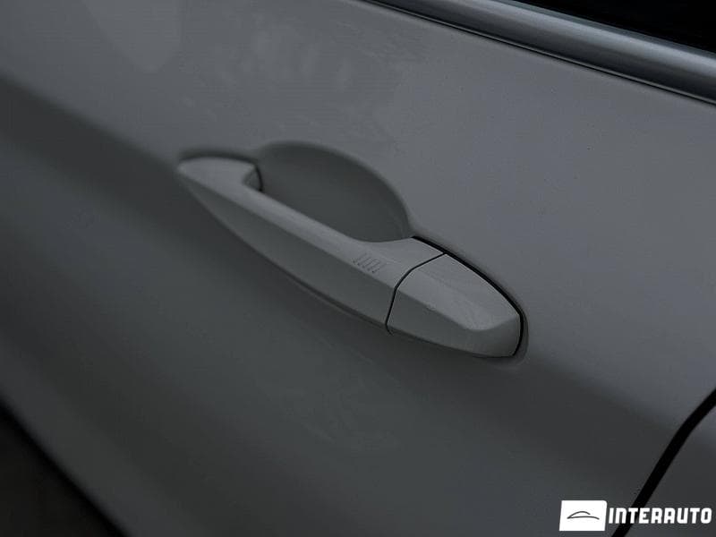 BMW X1 2.8i 2018 — Миниатюра 17
