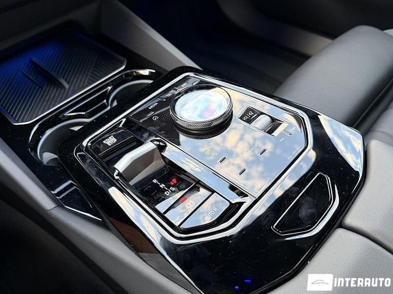 BMW 530 2024 — Миниатюра 13