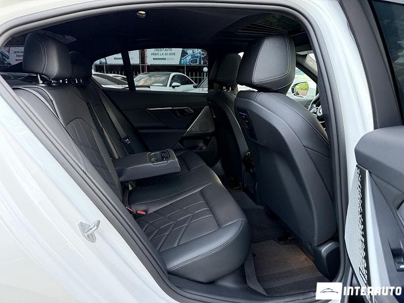 BMW 530 2024 — Миниатюра 14