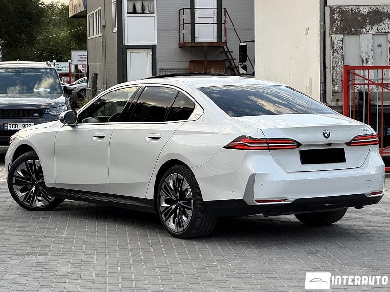 BMW 530 2024 — Миниатюра 2