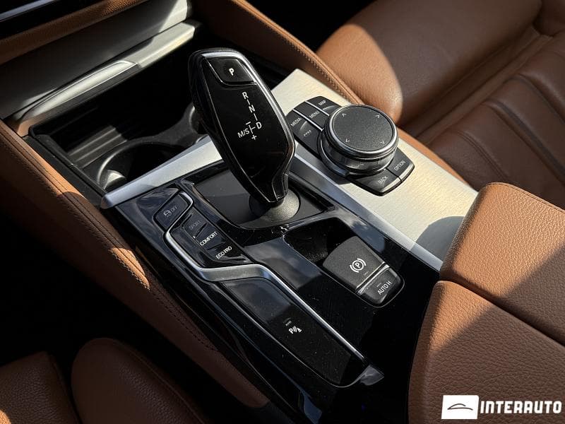 BMW 520 2018 — Миниатюра 16