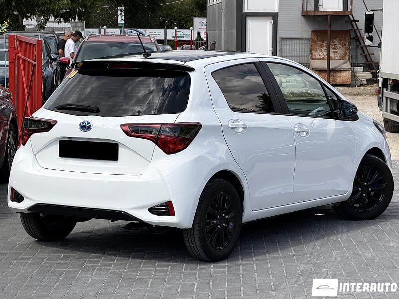 Toyota Yaris 2017 — Миниатюра 2