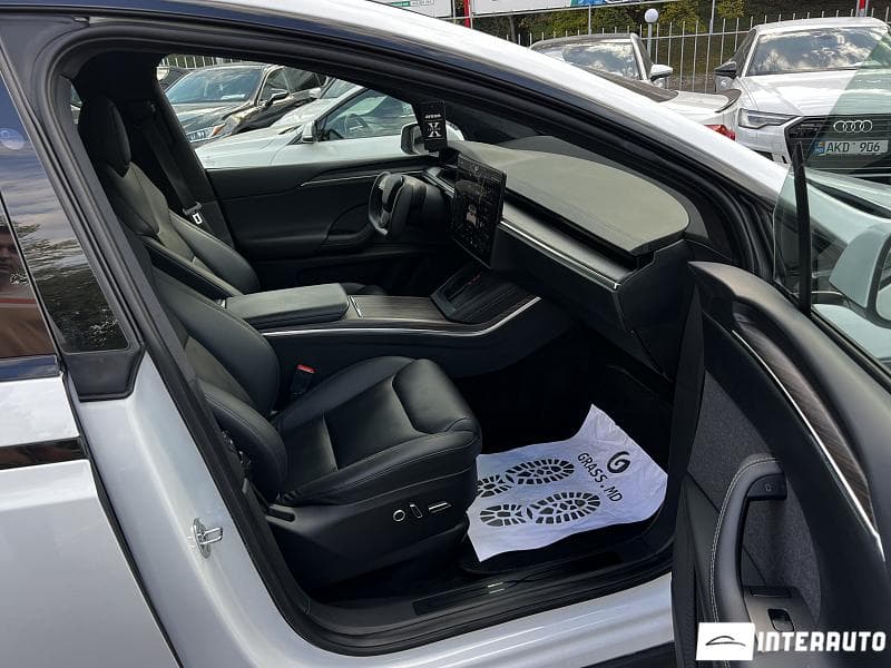 Tesla Model X 2022 — Миниатюра 8
