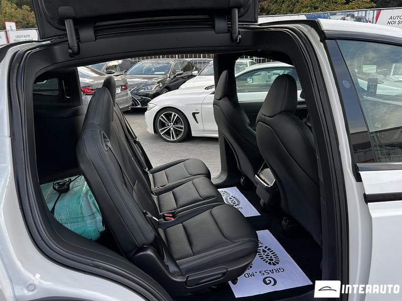 Tesla Model X 2022 — Миниатюра 11
