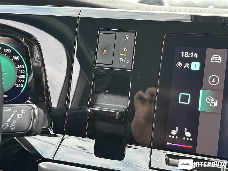 Volkswagen Multivan 2023 — Миниатюра 10