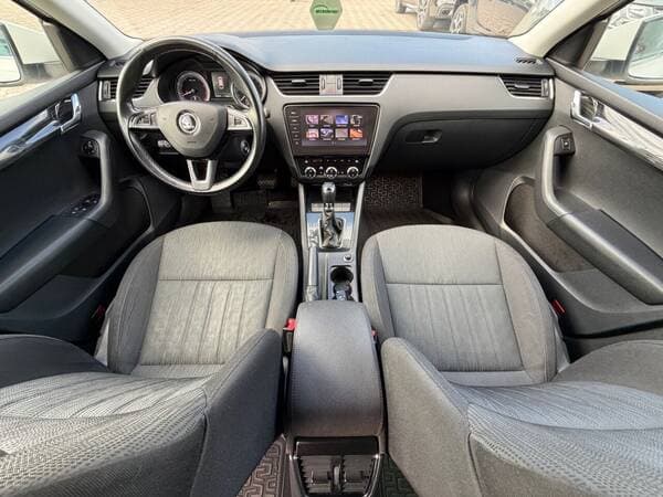 2019 Skoda Octavia — Miniatură 8