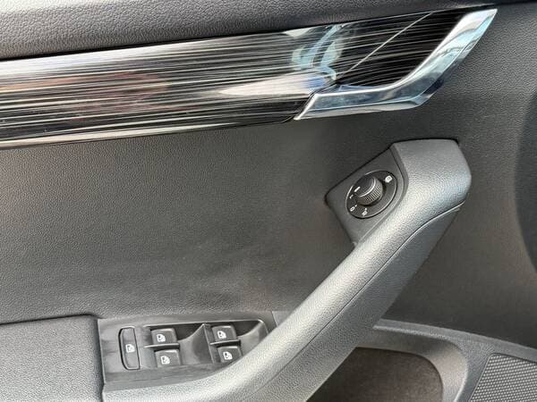2019 Skoda Octavia — Miniatură 15